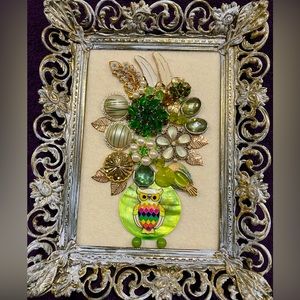FRAMED JEWELRY ART COLLAGE IN GREEN/CREAM. OOAK GIFT 🎁 IDEA HANDMADE UNIQUE